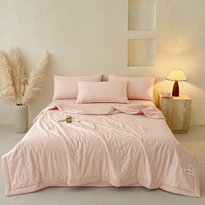 91家纺网 家纺一手货源 找家纺 一加一 2026新款全棉纯棉三层纱色织提花大豆夏被四件套-云棉肌理 凯迪娜（粉金）