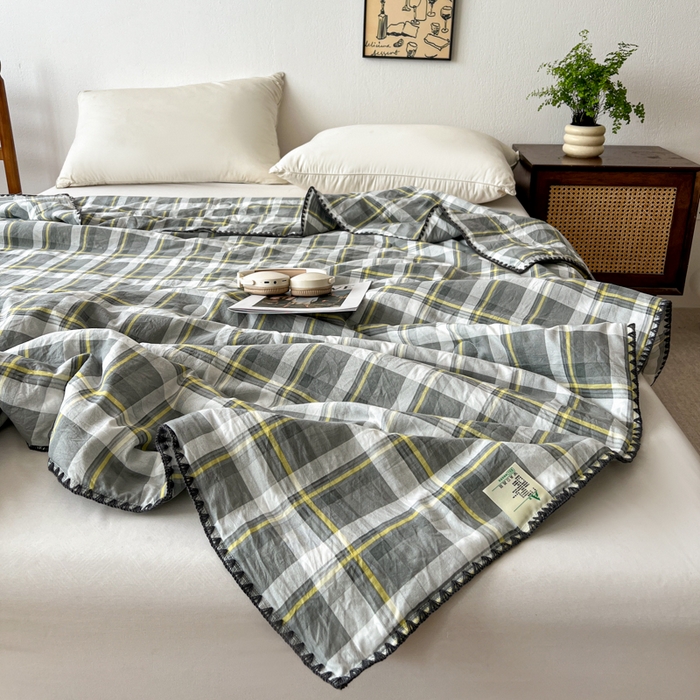 91家纺网 家纺一手货源 找家纺 逸林家纺2026新款水洗棉夏被无印风格子夏被空调被贝壳绣系列学生单/双人夏被 雅格-灰