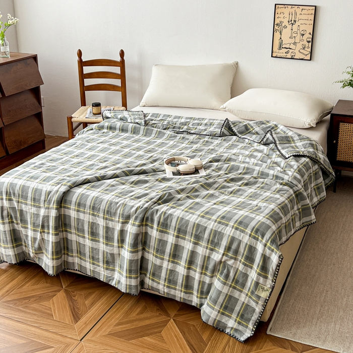 91家纺网 家纺一手货源 找家纺 逸林家纺2026新款水洗棉夏被无印风格子夏被空调被贝壳绣系列学生单/双人夏被 雅格-灰