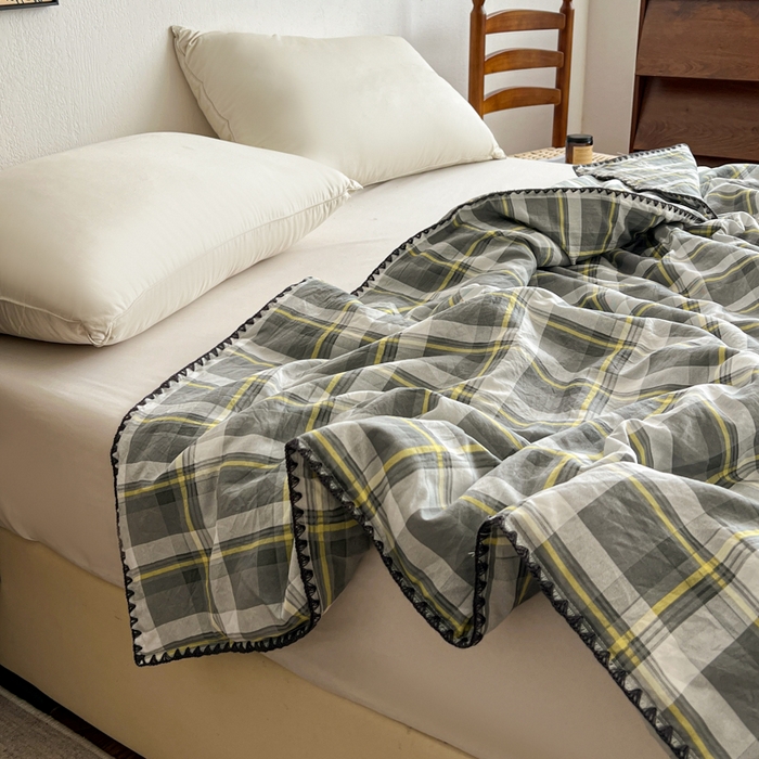 91家纺网 家纺一手货源 找家纺 逸林家纺2026新款水洗棉夏被无印风格子夏被空调被贝壳绣系列学生单/双人夏被 雅格-灰