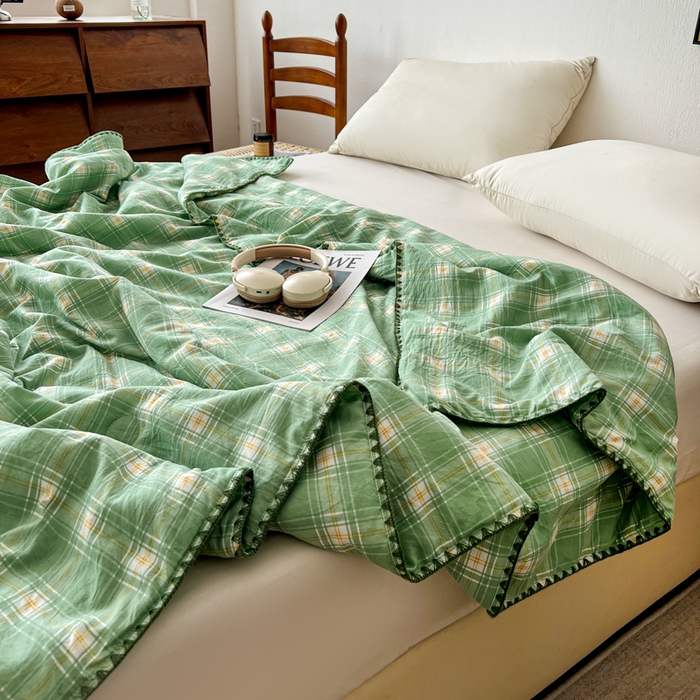 91家纺网 家纺一手货源 找家纺 逸林家纺2026新款水洗棉夏被无印风格子夏被空调被贝壳绣系列学生单/双人夏被 彩绿格