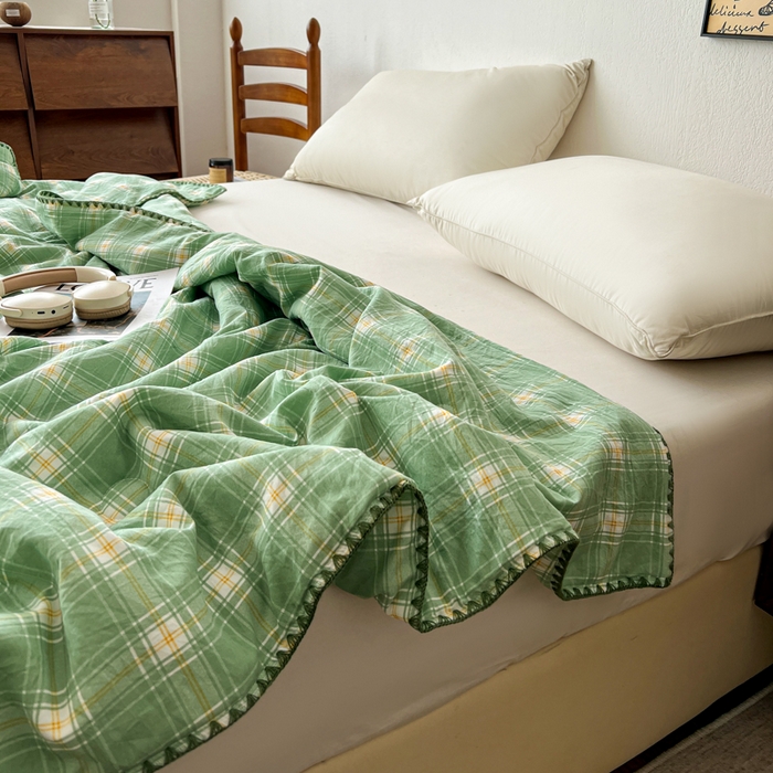 91家纺网 家纺一手货源 找家纺 逸林家纺2026新款水洗棉夏被无印风格子夏被空调被贝壳绣系列学生单/双人夏被 彩绿格