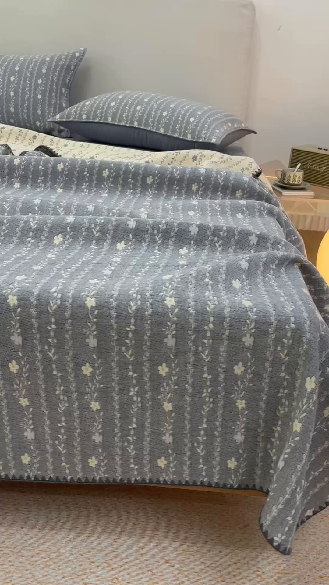 91家纺网 家纺一手货源 找家纺 悦然毛巾被 2026新款三层纱全棉纱布毛巾被盖毯夏被床单夏凉被空调被 空境灰