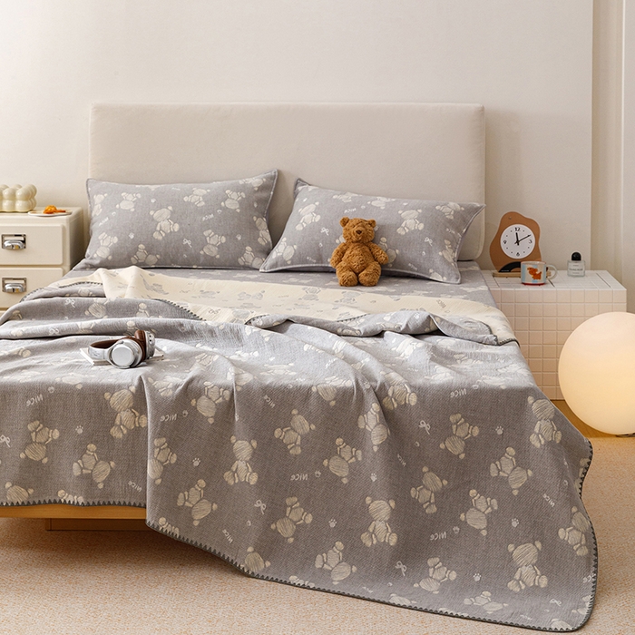 91家纺网 家纺一手货源 找家纺 悦然毛巾被 2026新款三层纱全棉纱布毛巾被盖毯夏被床单夏凉被空调被 晴灰