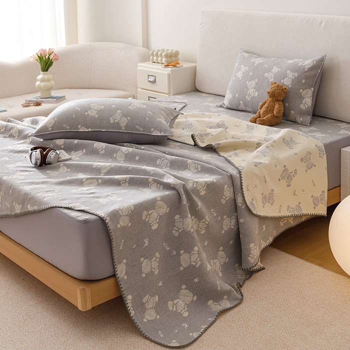 91家纺网 家纺一手货源 找家纺 悦然毛巾被 2026新款三层纱全棉纱布毛巾被盖毯夏被床单夏凉被空调被 晴灰