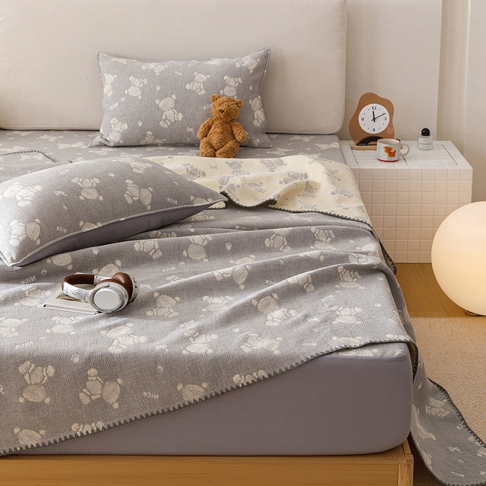 91家纺网 家纺一手货源 找家纺 悦然毛巾被 2026新款三层纱全棉纱布毛巾被盖毯夏被床单夏凉被空调被 晴灰