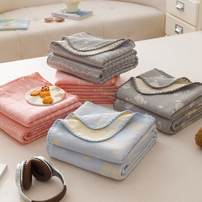 91家纺网 家纺一手货源 找家纺 悦然毛巾被 2026新款三层纱全棉纱布毛巾被盖毯夏被床单夏凉被空调被 组合图仅供展示-不可下单