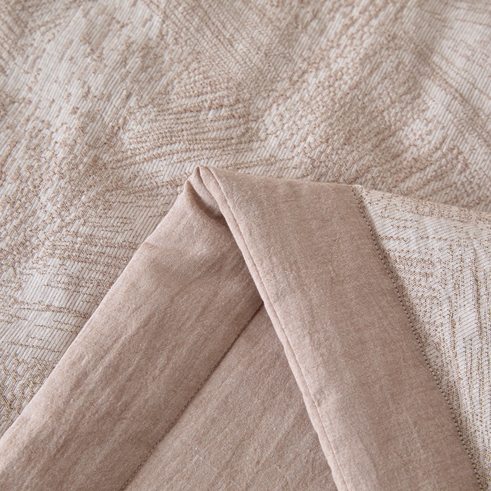 91家纺网 家纺一手货源 找家纺 一加一 2026新款全棉纯棉三层纱色织提花大豆夏被四件套-云棉肌理 凯撒-卡其