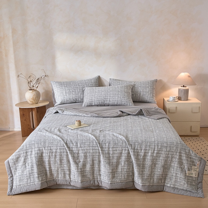 91家纺网 家纺一手货源 找家纺 一加一 2026新款全棉纯棉三层纱色织提花大豆夏被四件套-云棉肌理 凯斯悦-灰