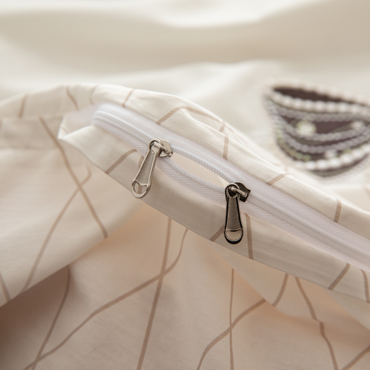 91家纺网 家纺一手货源 找家纺 （总）懒猫家纺 2026新款A类高精密40支【山茶花】全棉刺绣四件套  【带礼盒】