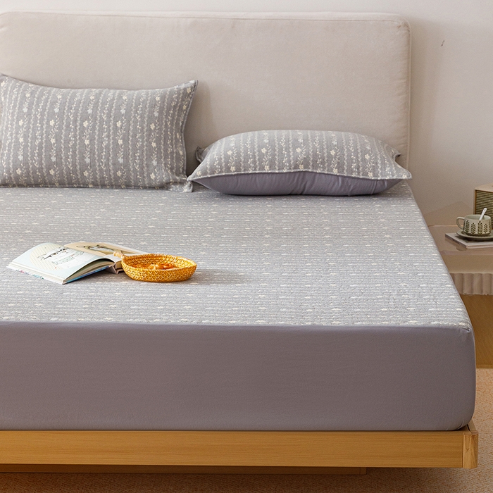 91家纺网 家纺一手货源 找家纺 悦然毛巾被 2026新款水洗三层纱布全棉床笠套件床单夹棉床罩A类单床笠床笠单件 空境灰