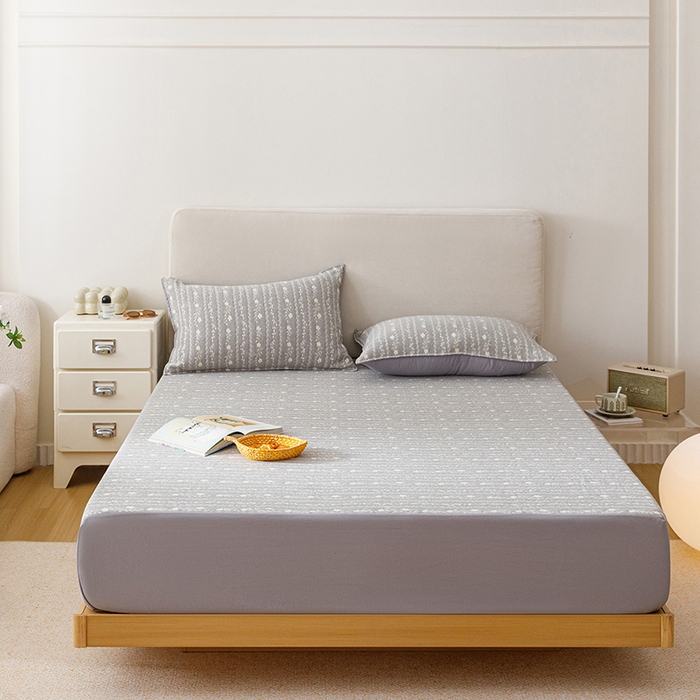 91家纺网 家纺一手货源 找家纺 悦然毛巾被 2026新款水洗三层纱布全棉床笠套件床单夹棉床罩A类单床笠床笠单件 空境灰