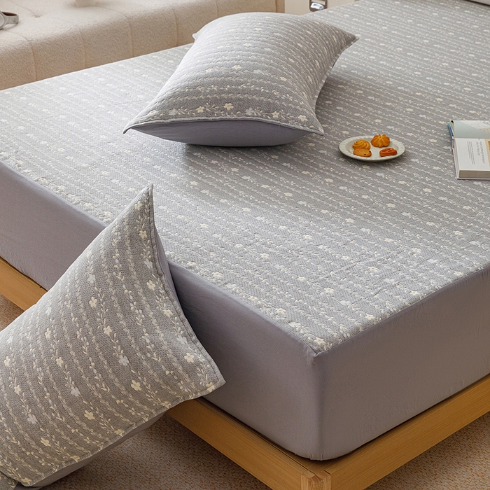 91家纺网 家纺一手货源 找家纺 悦然毛巾被 2026新款水洗三层纱布全棉床笠套件床单夹棉床罩A类单床笠床笠单件 空境灰