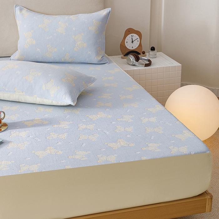 91家纺网 家纺一手货源 找家纺 悦然毛巾被 2026新款水洗三层纱布全棉床笠套件床单夹棉床罩A类单床笠床笠单件 晴蓝