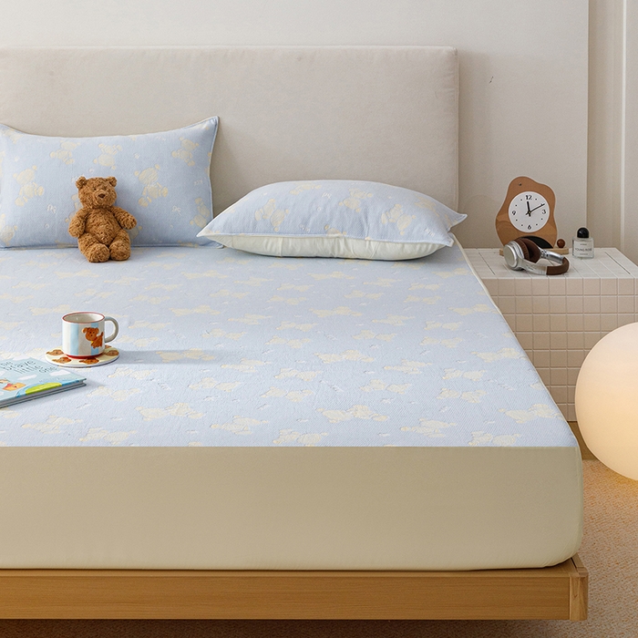 91家纺网 家纺一手货源 找家纺 悦然毛巾被 2026新款水洗三层纱布全棉床笠套件床单夹棉床罩A类单床笠床笠单件 晴蓝