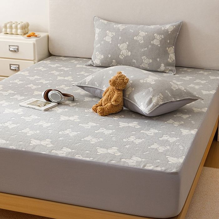 91家纺网 家纺一手货源 找家纺 悦然毛巾被 2026新款水洗三层纱布全棉床笠套件床单夹棉床罩A类单床笠床笠单件 晴灰