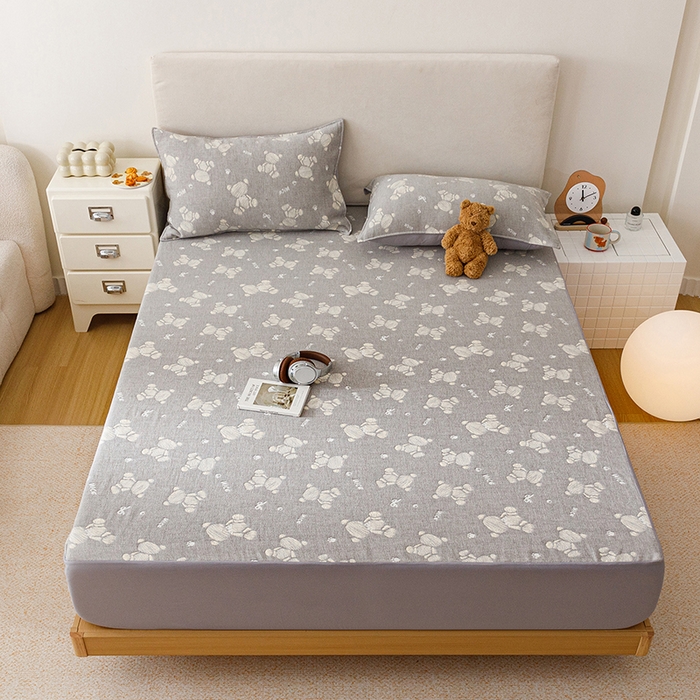 91家纺网 家纺一手货源 找家纺 悦然毛巾被 2026新款水洗三层纱布全棉床笠套件床单夹棉床罩A类单床笠床笠单件 晴灰