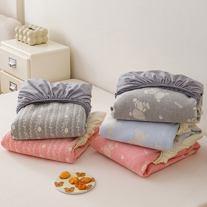 91家纺网 家纺一手货源 找家纺 悦然毛巾被 2026新款水洗三层纱布全棉床笠套件床单夹棉床罩A类单床笠床笠单件 组合图仅供展示-不可下单