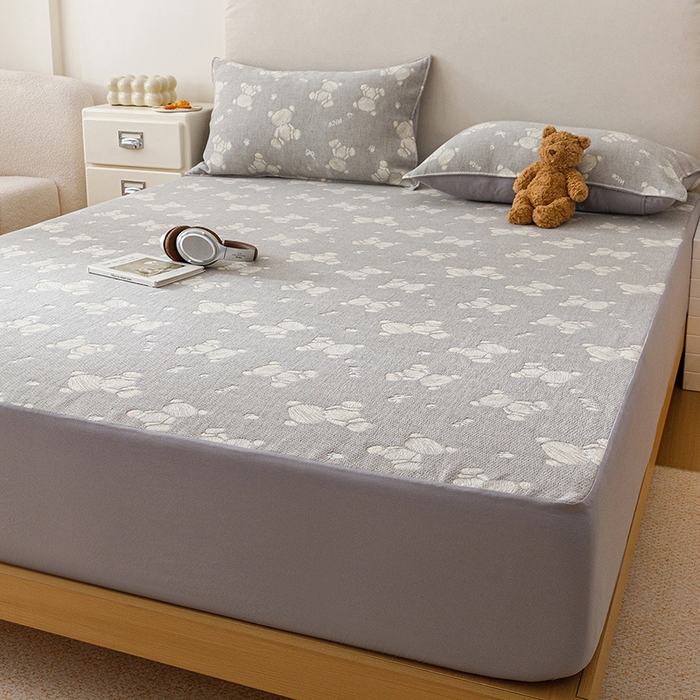 91家纺网 家纺一手货源 找家纺 悦然毛巾被 2026新款水洗三层纱布全棉床笠套件床单夹棉床罩A类单床笠床笠单件 晴灰