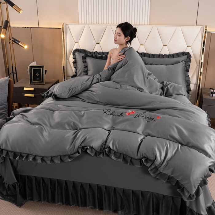 91家纺网 家纺一手货源 找家纺 畅畅家纺 2026新款水洗天丝纯色刺绣四件套床品套件 初夏灰