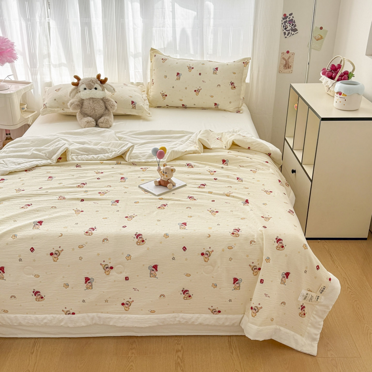 91家纺网 家纺一手货源 找家纺 蓝冰家纺 2026新款a类泡芙双层纱大豆夏被夏凉被空调被夏被四件套 泡芙-魔法星星人