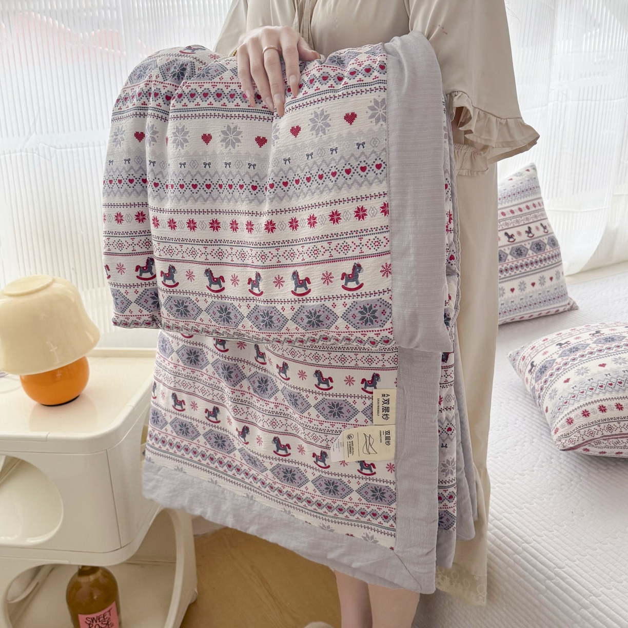 91家纺网 家纺一手货源 找家纺 蓝冰家纺 2026新款a类泡芙双层纱大豆夏被夏凉被空调被夏被四件套 泡芙-童趣木马