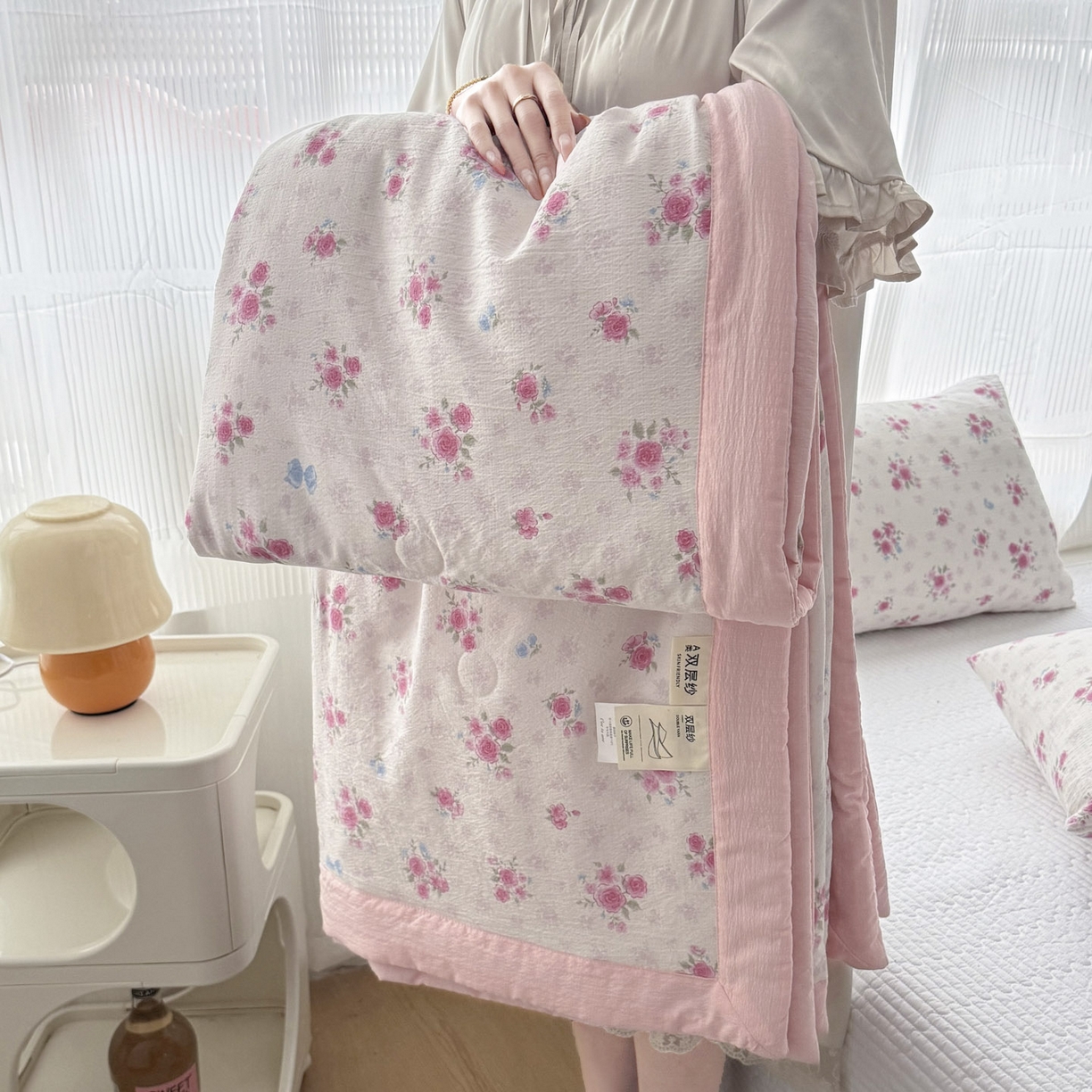 91家纺网 家纺一手货源 找家纺 蓝冰家纺 2026新款a类泡芙双层纱大豆夏被夏凉被空调被夏被四件套 泡芙-花枝招展