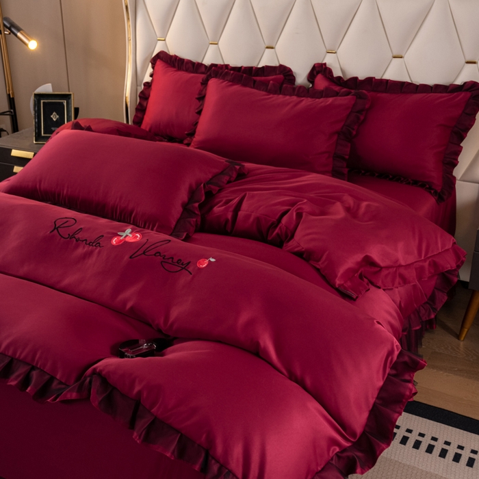 91家纺网 家纺一手货源 找家纺 畅畅家纺 2026新款水洗天丝纯色刺绣四件套床品套件 初夏酒红