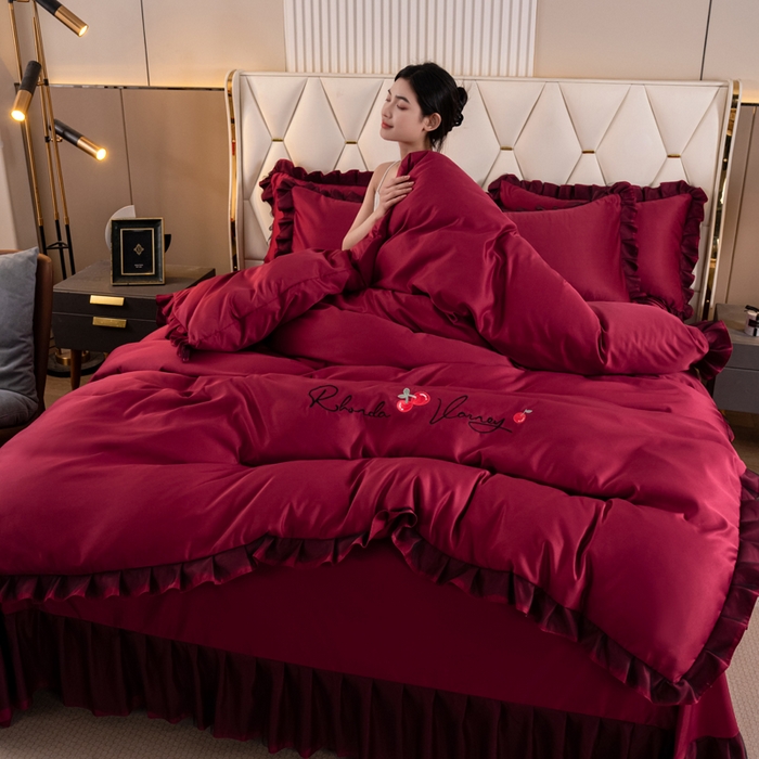 91家纺网 家纺一手货源 找家纺 畅畅家纺 2026新款水洗天丝纯色刺绣四件套床品套件 初夏酒红