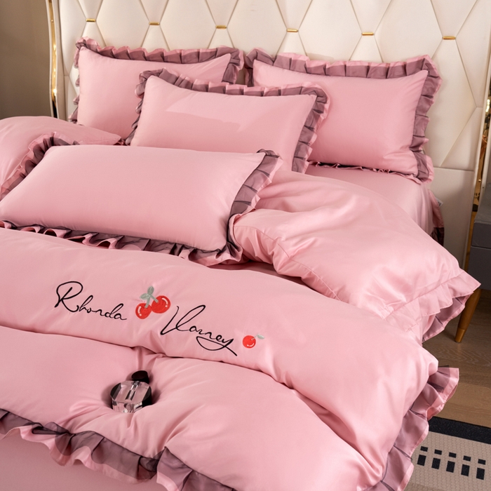 91家纺网 家纺一手货源 找家纺 畅畅家纺 2026新款水洗天丝纯色刺绣四件套床品套件 初夏浅粉