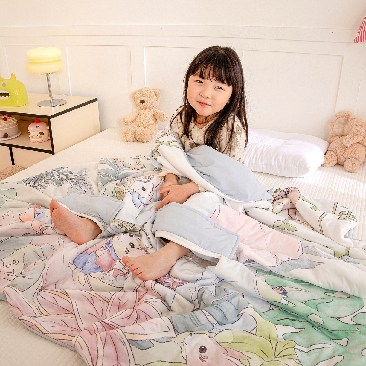 91家纺网 家纺一手货源 找家纺 十九色 2026新款数码大版锦氨凉感防踢被拥抱被夏凉被夏被空调被 丛林小伙伴