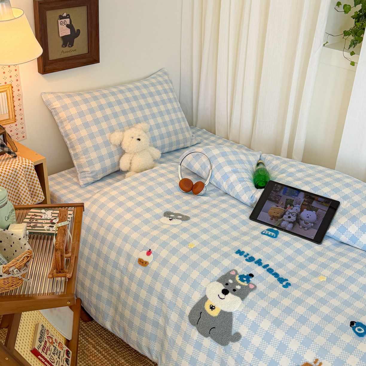 91家纺网 家纺一手货源 找家纺 倾慕家纺 2026新款学生纯棉毛巾绣四件套 格子小狗