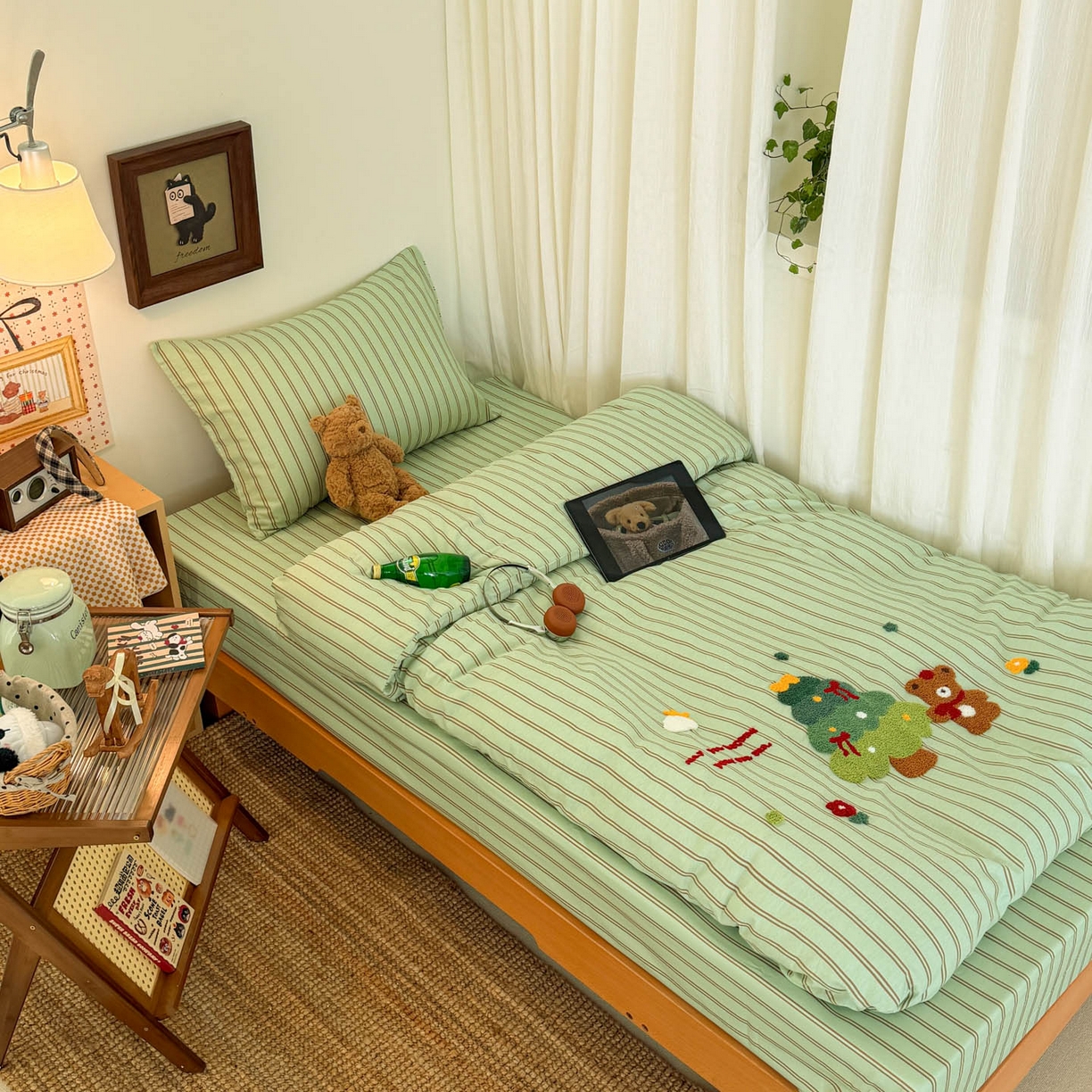 91家纺网 家纺一手货源 找家纺 倾慕家纺 2026新款学生纯棉毛巾绣四件套 森林小熊