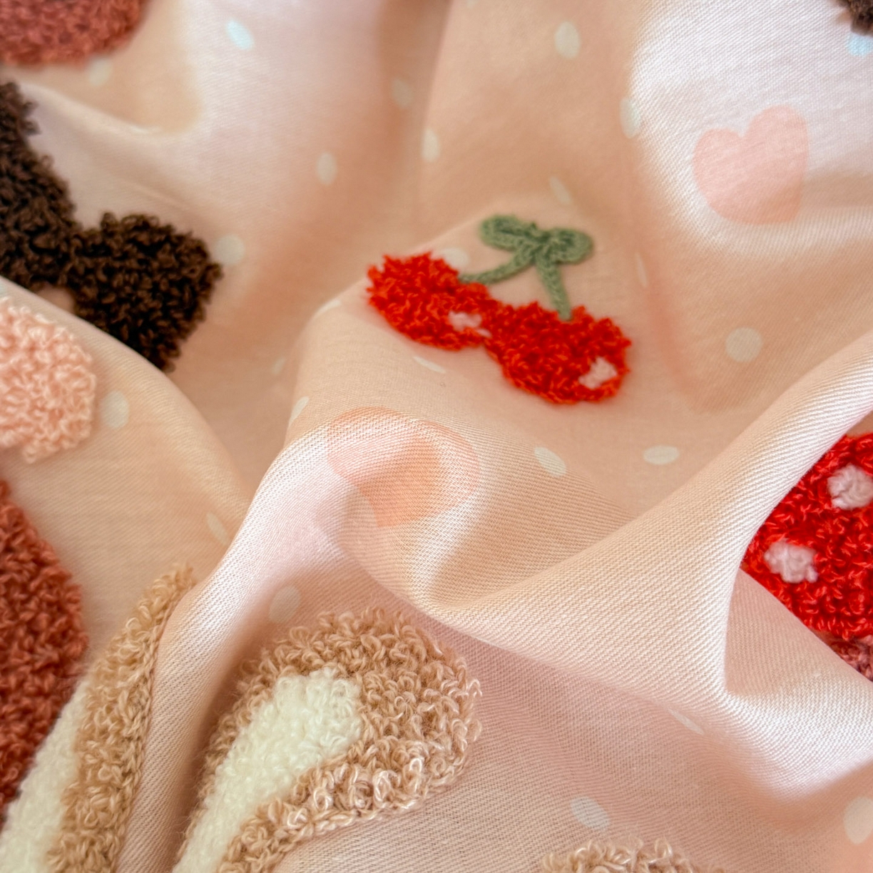 91家纺网 家纺一手货源 找家纺 倾慕家纺 2026新款学生纯棉毛巾绣四件套 小兔女孩