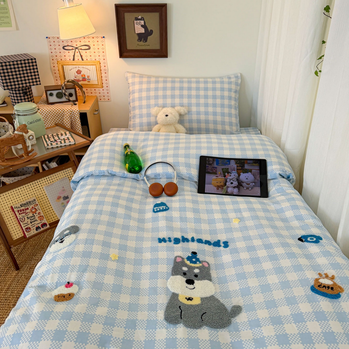 91家纺网 家纺一手货源 找家纺 倾慕家纺 2026新款学生纯棉毛巾绣四件套 格子小狗