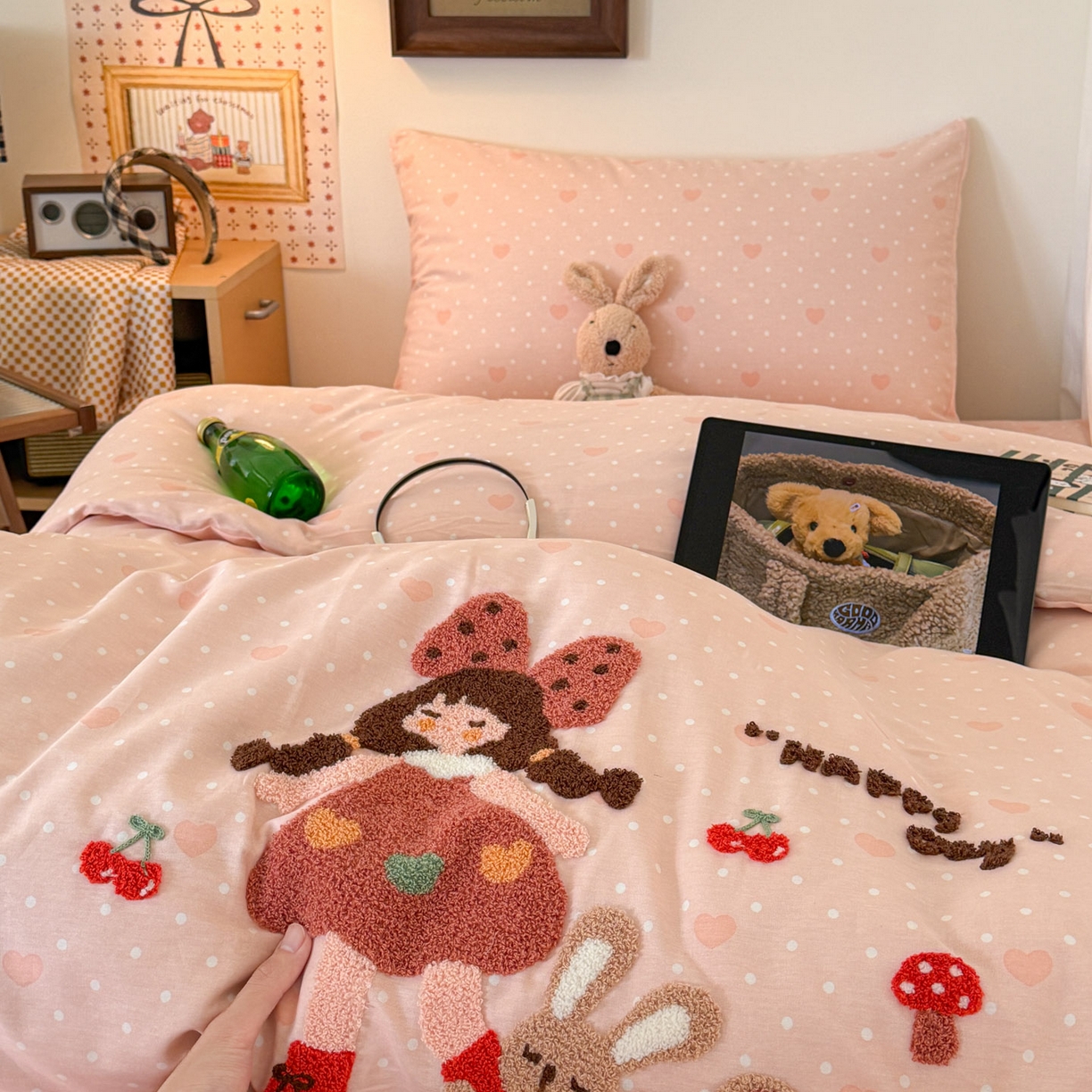 91家纺网 家纺一手货源 找家纺 倾慕家纺 2026新款学生纯棉毛巾绣四件套 小兔女孩