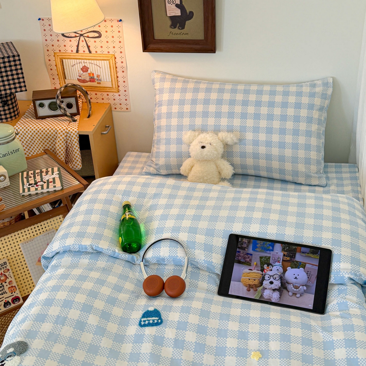 91家纺网 家纺一手货源 找家纺 倾慕家纺 2026新款学生纯棉毛巾绣四件套 格子小狗