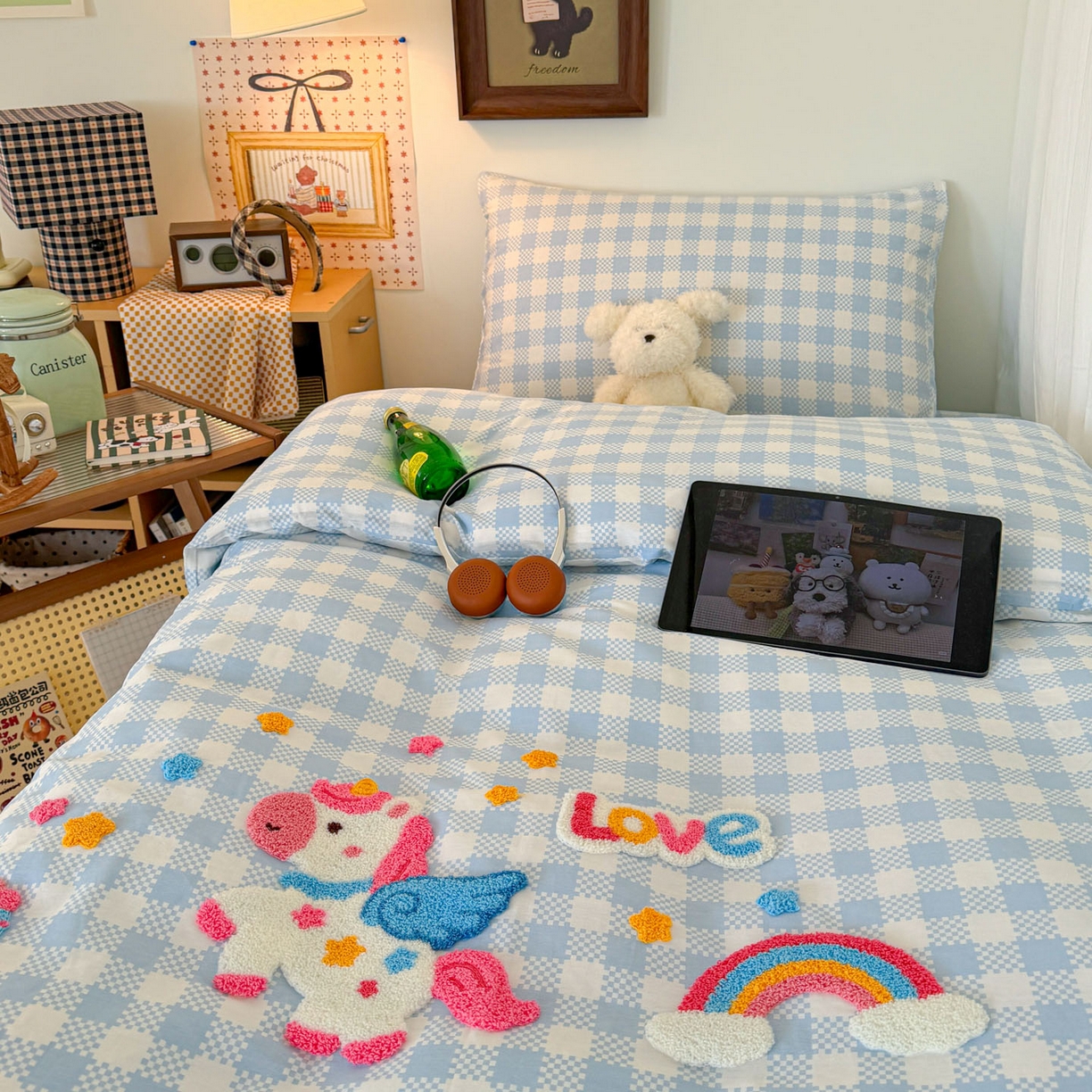 91家纺网 家纺一手货源 找家纺 倾慕家纺 2026新款学生纯棉毛巾绣四件套 彩虹马