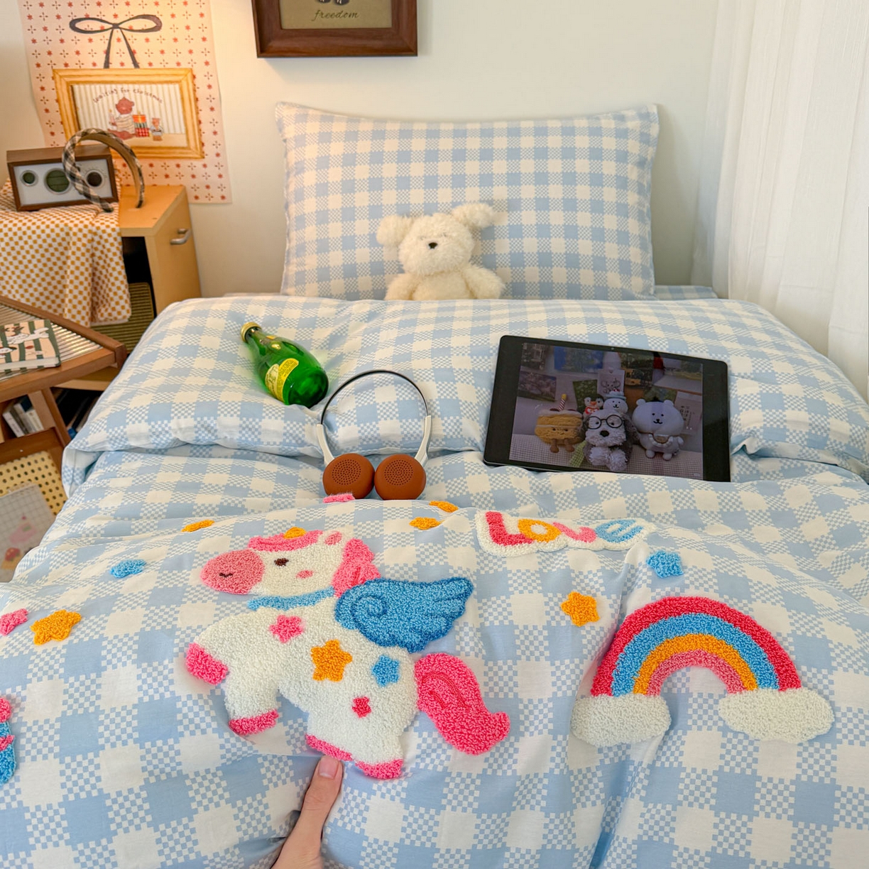 91家纺网 家纺一手货源 找家纺 倾慕家纺 2026新款学生纯棉毛巾绣四件套 彩虹马