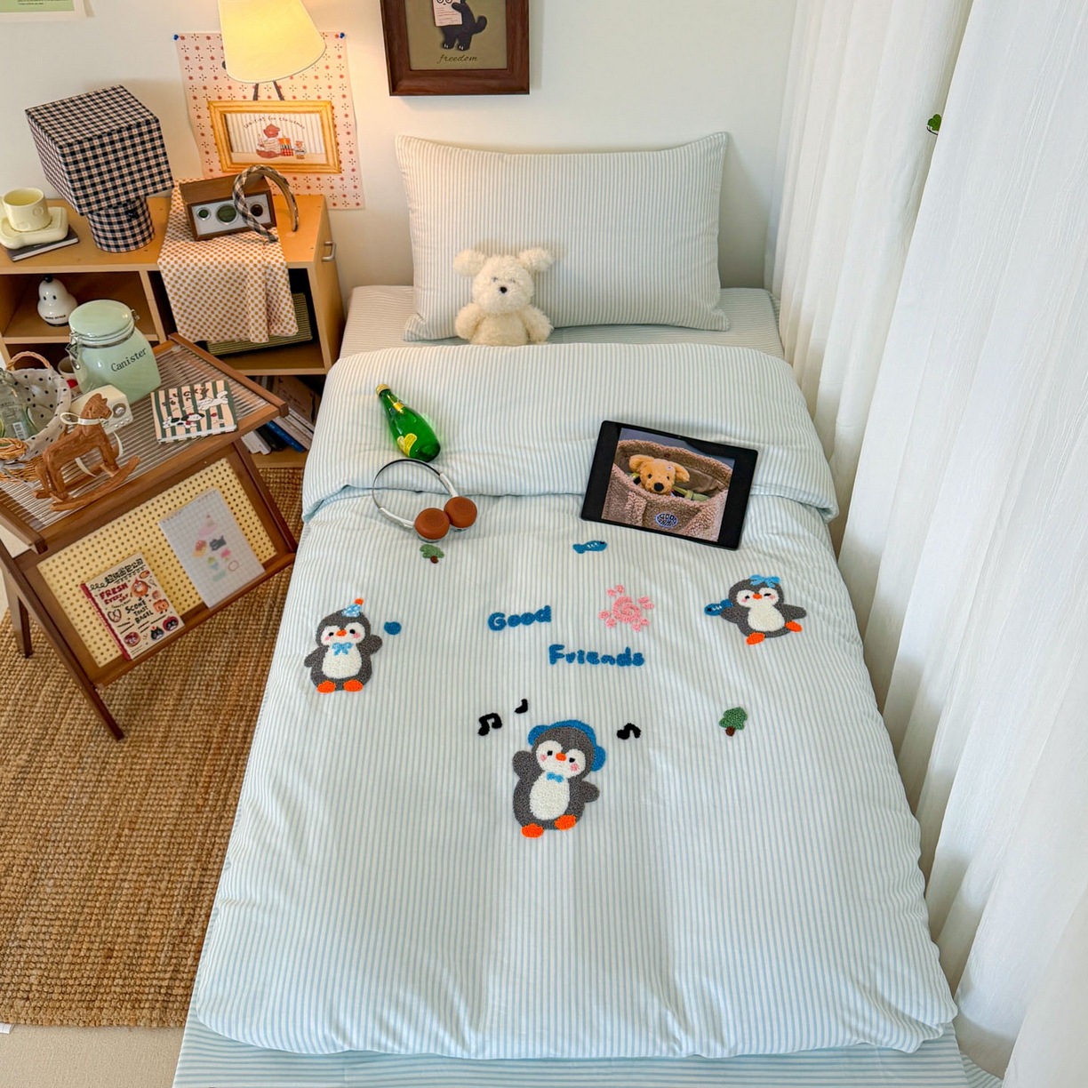 91家纺网 家纺一手货源 找家纺 倾慕家纺 2026新款学生纯棉毛巾绣四件套 欢乐企鹅