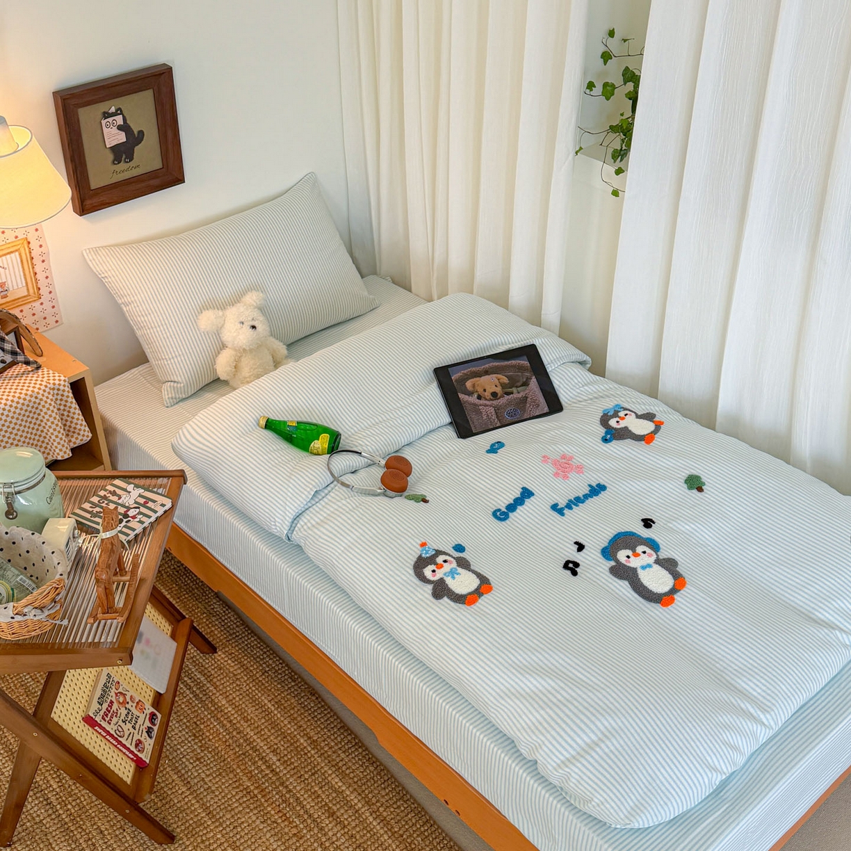 91家纺网 家纺一手货源 找家纺 倾慕家纺 2026新款学生纯棉毛巾绣四件套 欢乐企鹅