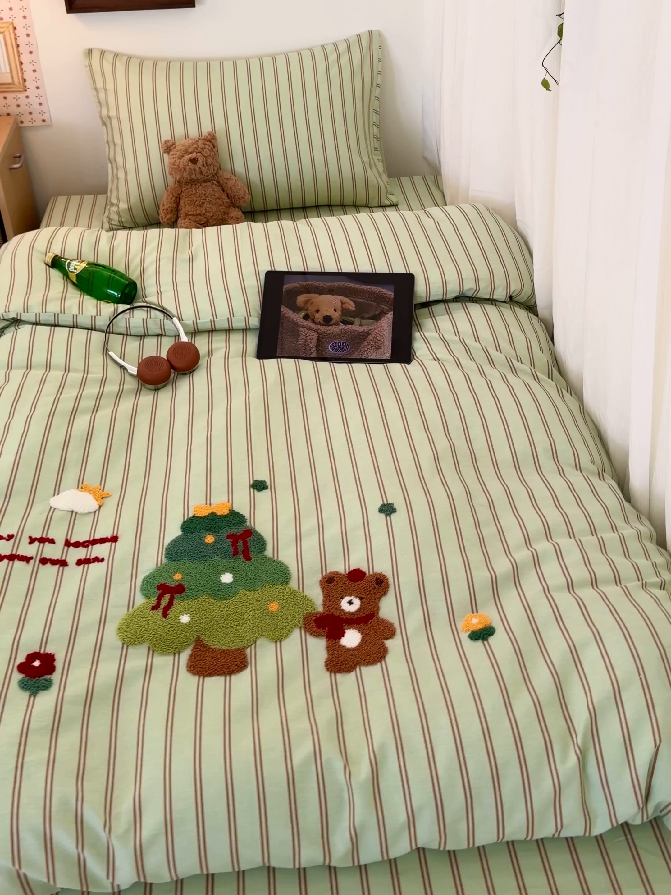 91家纺网 家纺一手货源 找家纺 倾慕家纺 2026新款学生纯棉毛巾绣四件套 森林小熊