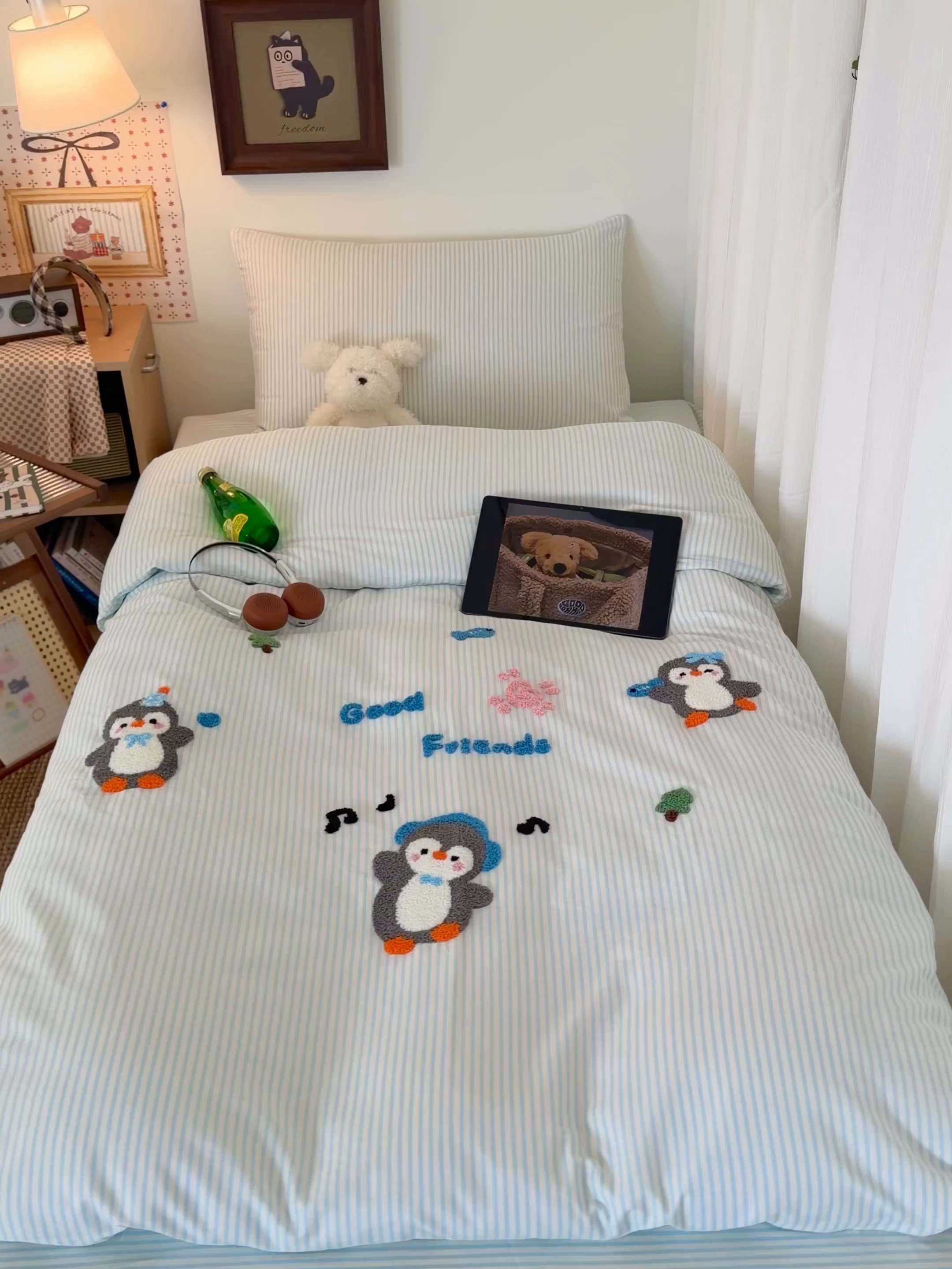 91家纺网 家纺一手货源 找家纺 倾慕家纺 2026新款学生纯棉毛巾绣四件套 欢乐企鹅