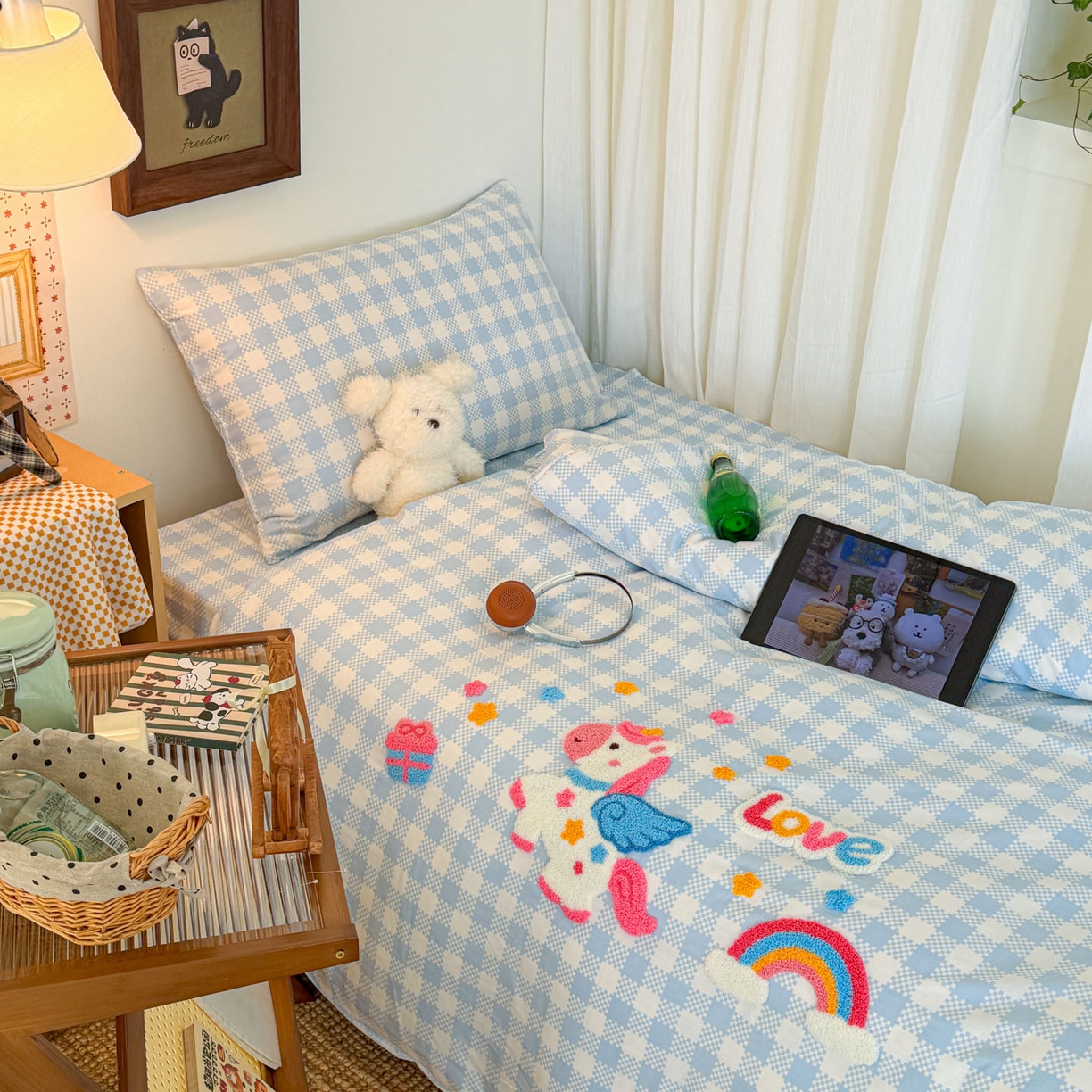 91家纺网 家纺一手货源 找家纺 倾慕家纺 2026新款学生纯棉毛巾绣四件套 彩虹马