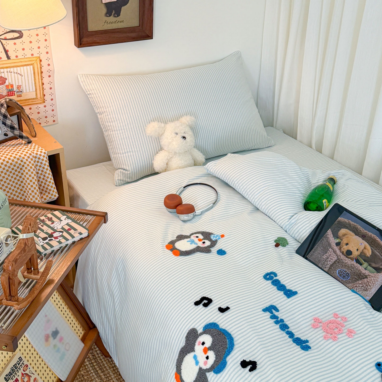 91家纺网 家纺一手货源 找家纺 倾慕家纺 2026新款学生纯棉毛巾绣四件套 欢乐企鹅