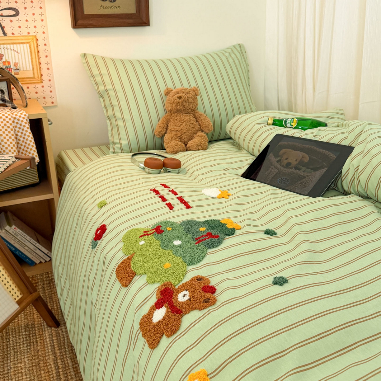 91家纺网 家纺一手货源 找家纺 倾慕家纺 2026新款学生纯棉毛巾绣四件套 森林小熊