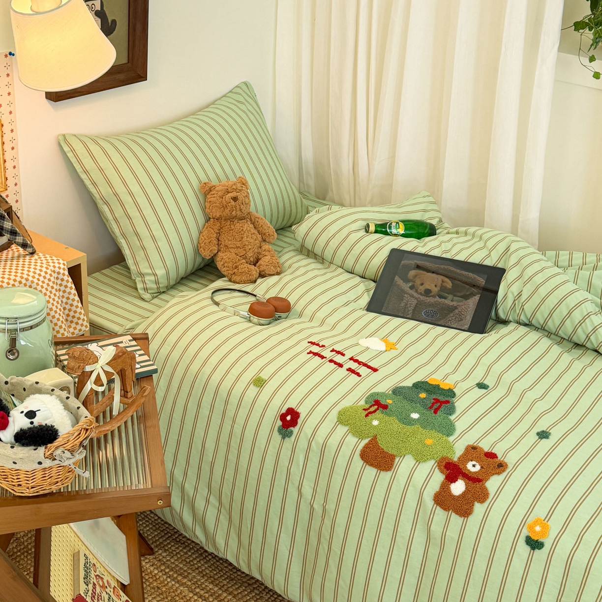 91家纺网 家纺一手货源 找家纺 倾慕家纺 2026新款学生纯棉毛巾绣四件套 森林小熊