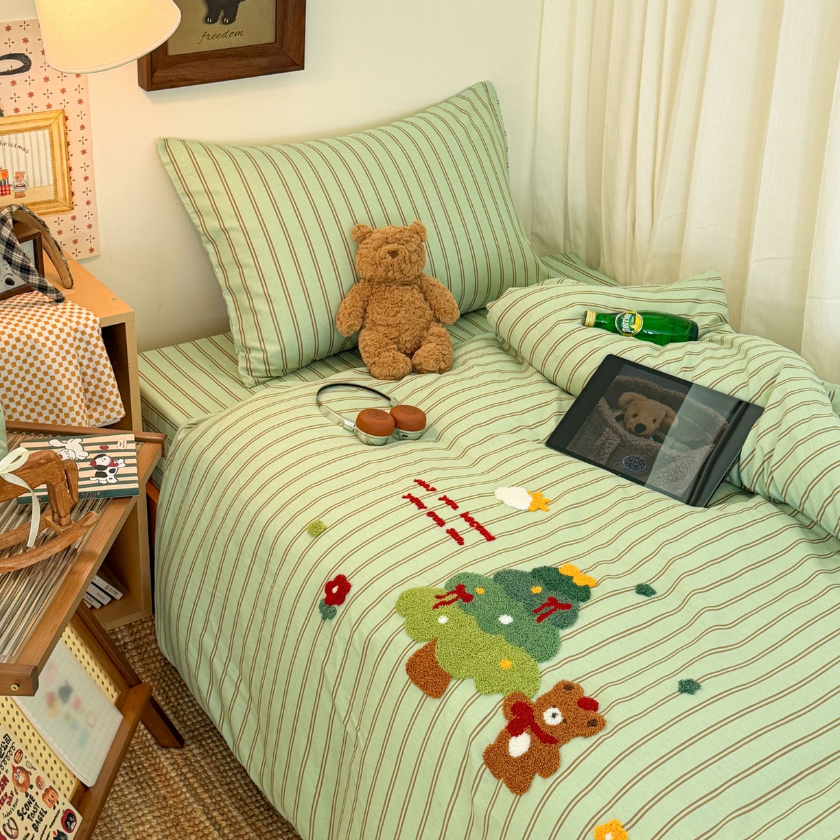 91家纺网 家纺一手货源 找家纺 倾慕家纺 2026新款学生纯棉毛巾绣四件套 森林小熊