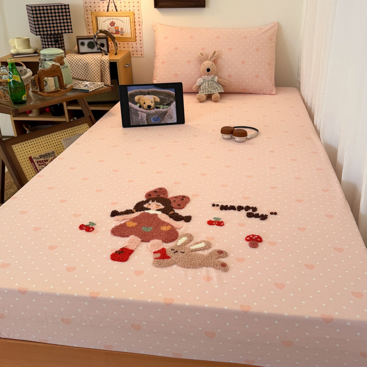 91家纺网 家纺一手货源 找家纺 倾慕家纺 2026新款学生纯棉毛巾绣单床笠 床笠小兔女孩