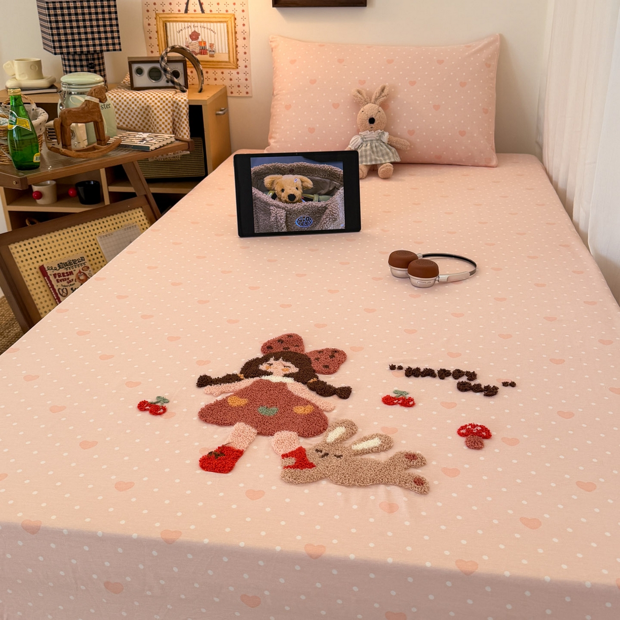 91家纺网 家纺一手货源 找家纺 倾慕家纺 2026新款学生纯棉毛巾绣单床笠 床笠小兔女孩